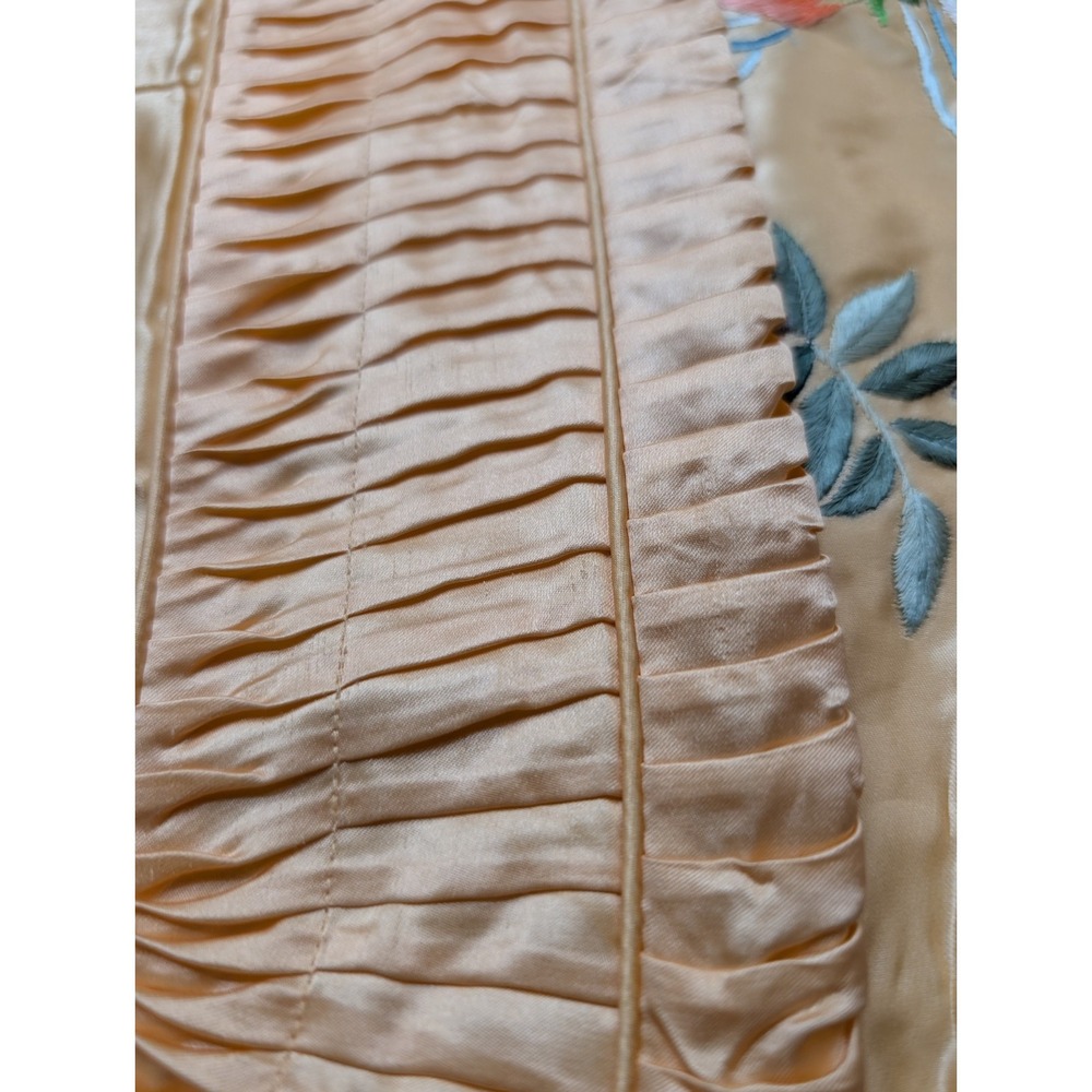 Vtg bai hau Peach Satin Pillow Cover Embroidered Mandarin Ducks Golden Bee 2 - Picture 5 of 10